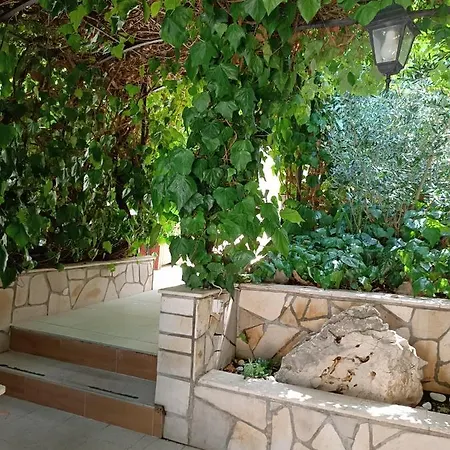 Апартаменти Tania *