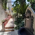 Tania Hvar Town
